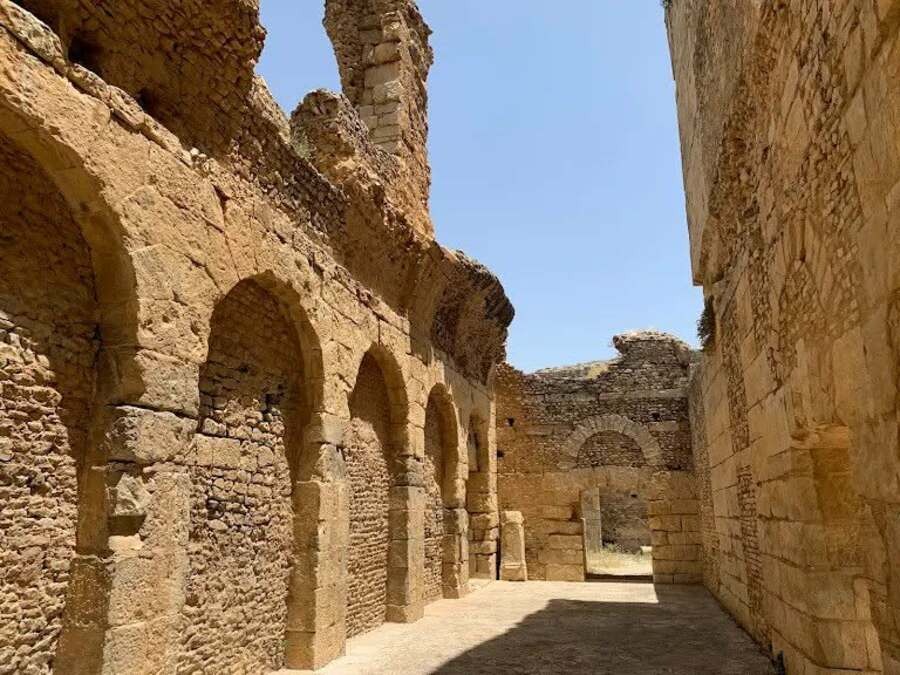 Journée entière Dougga Bulla Regia via Testour départ de Tunis ou de Hammamet