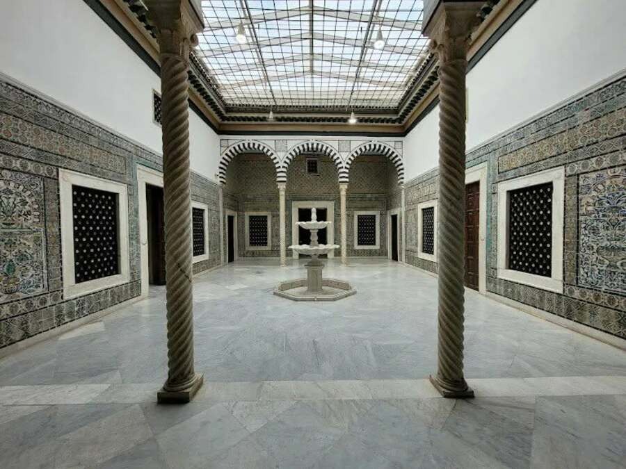 Visite privée d'une demi-journée Musée du Bardo et la Medina départ de Tunis ou de Hammamet