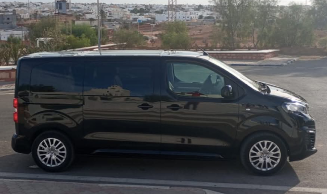 Minivan (Peugeot, Volkswagen ou équivalent)